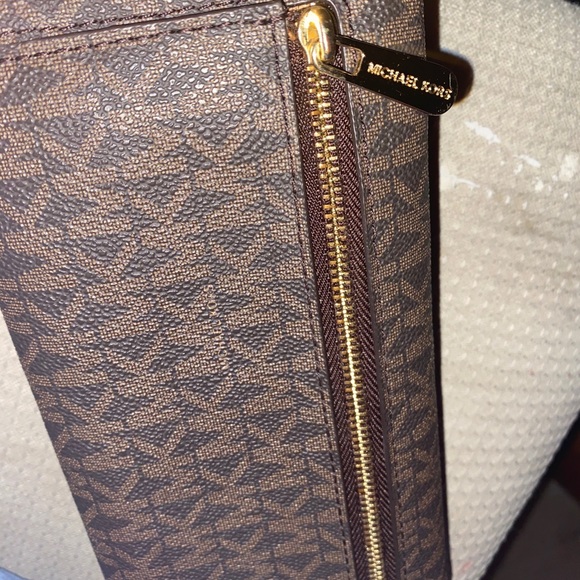 Michael Kors Wallet - Picture 3 of 3